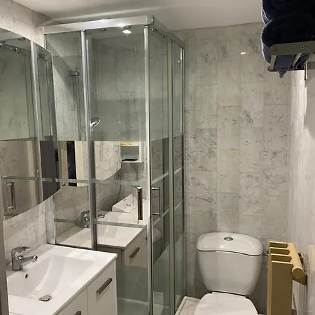 T1 Privee Bien Situe,piscine,tennis,parking Apartment *