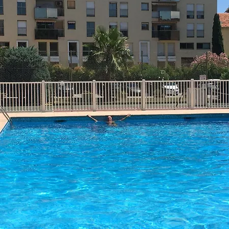 T1 Privee Bien Situe,piscine,tennis,parking * Hyères