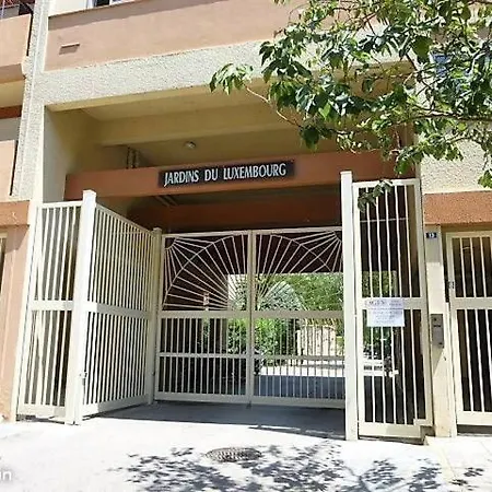 T1 Résidence Privée Bien Situé,piscine,tennis,parking