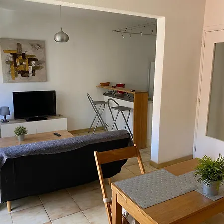 T1 Privee Bien Situe,piscine,tennis,parking *