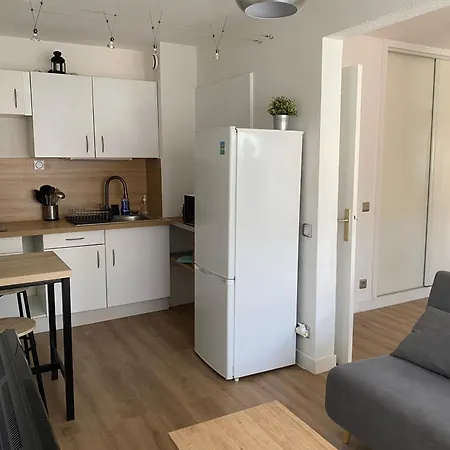 T1 Résidence Privée Bien Situé,piscine,tennis,parking